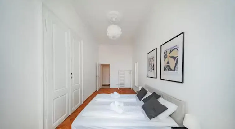 Vienna 1St District Retreat Apartment 0*,